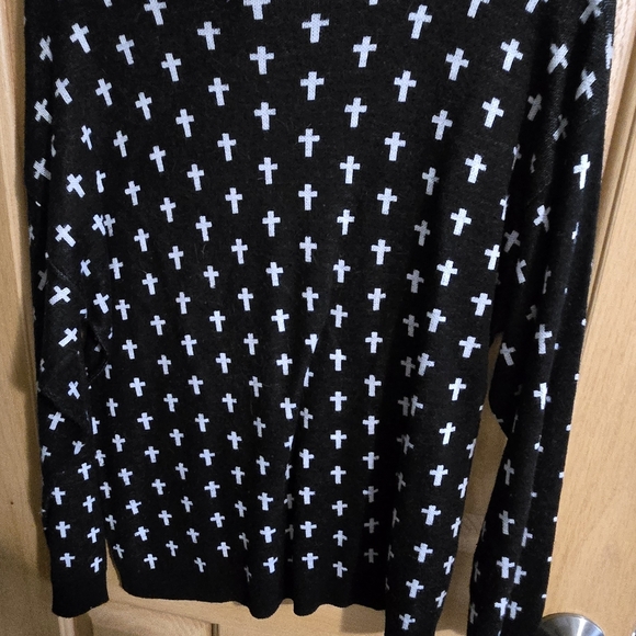 Top - Picture 2 of 2